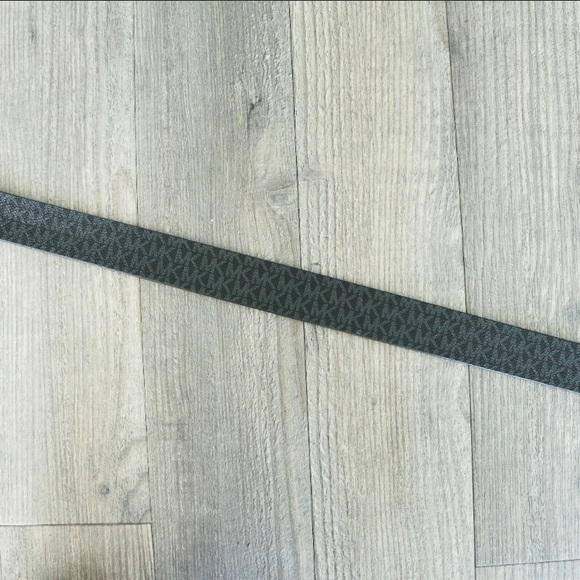 SOLD Michael Kors monogram belt MK buckle - Picture 5 of 5